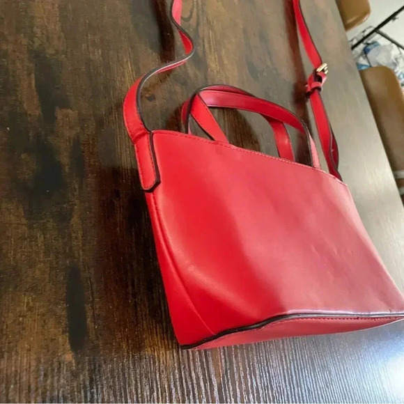 Target Red Cross body purse - Picture 9 of 12